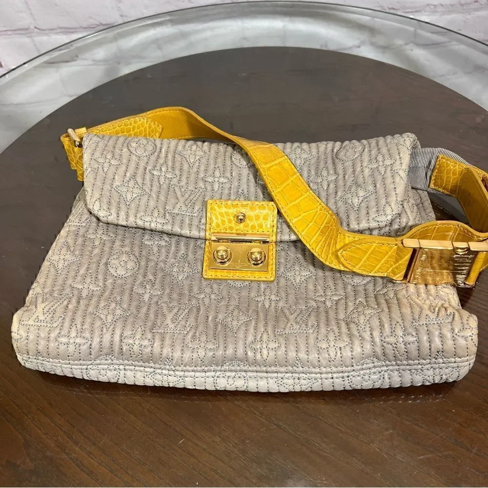 LOUIS VUITTON Alligator-Trimmed Motard Shoulder Bag Buttery Leather exotic Rare!